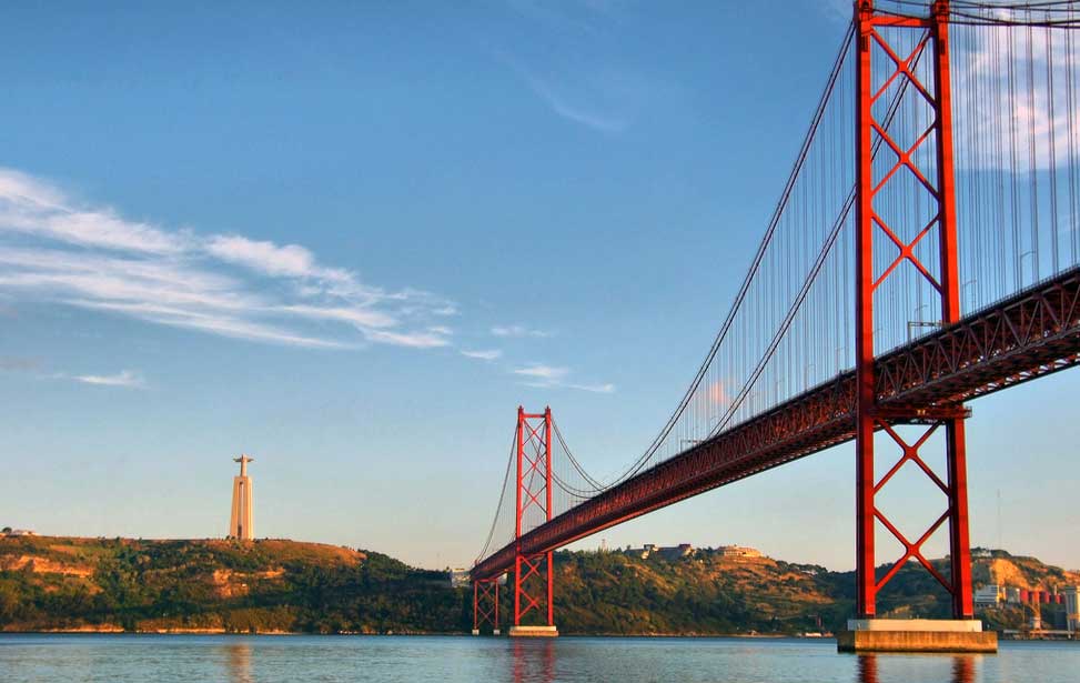 25 de Abril Bridge