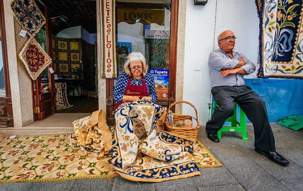 Tapetes Arraiolos (carpets)