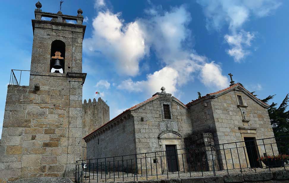 Igreja de São Tiago and Cabrais Pantheon