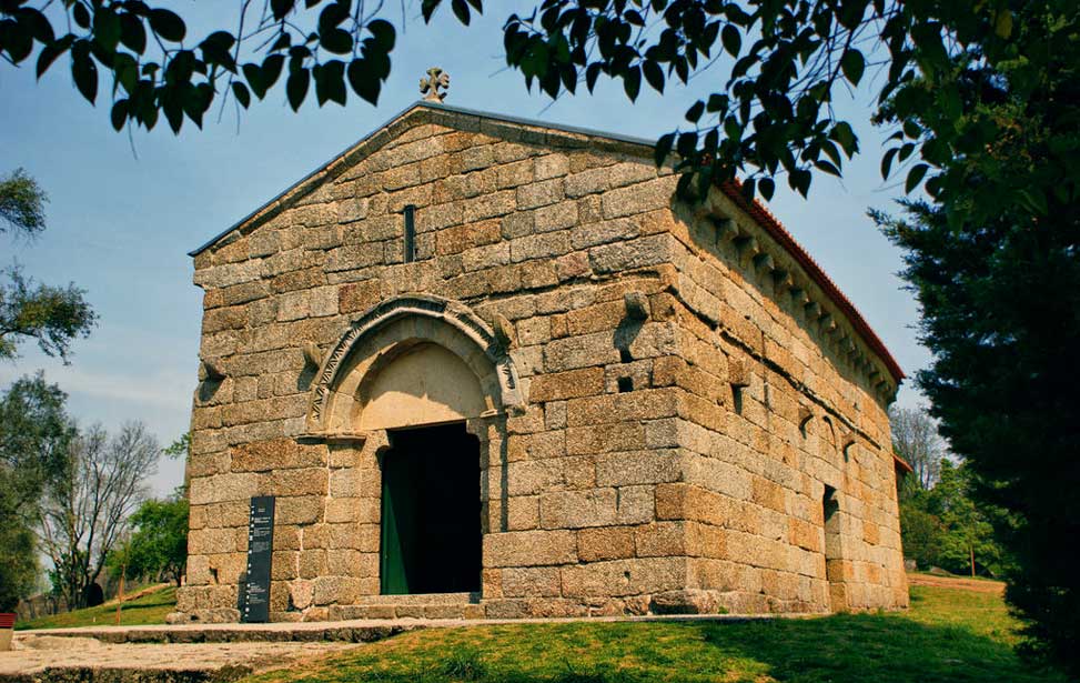 Capela de Sao Miguel do Castelo