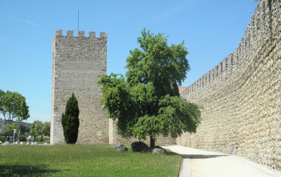 Small-Group Évora and Almendres Cromlech Full Day Tour from Lisbon